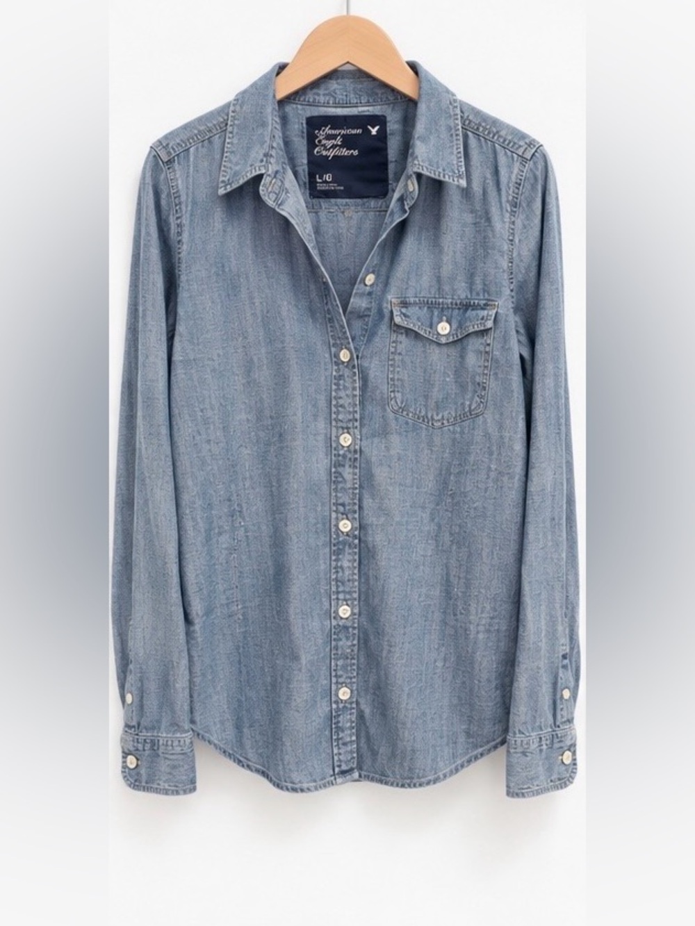 American Eagle Chambray Denim Button Down Shirt Light Blue L
